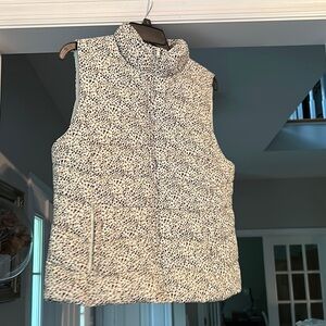 Like New Stylish Loft Black and White Speckled Vest